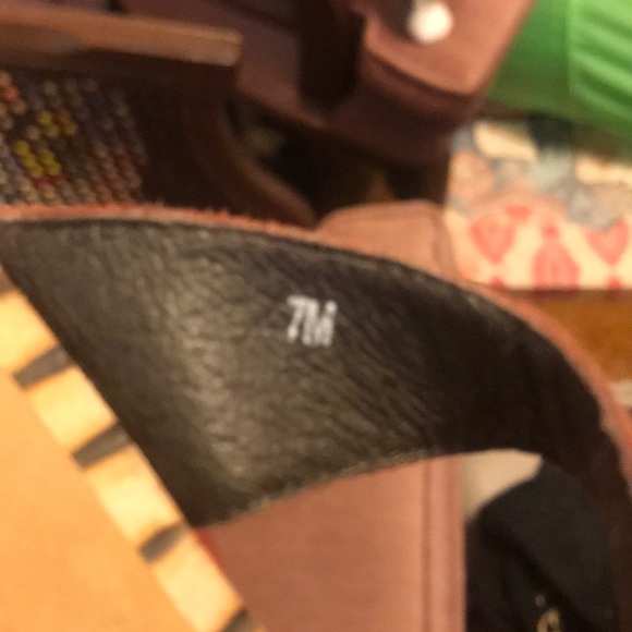 Unique shoes - Picture 5 of 5